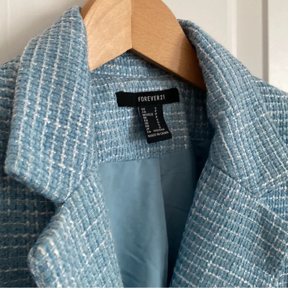 Blue tweed Blazer women, Forever 21. Great conditions, worn 2-3 times. - Picture 2 of 7